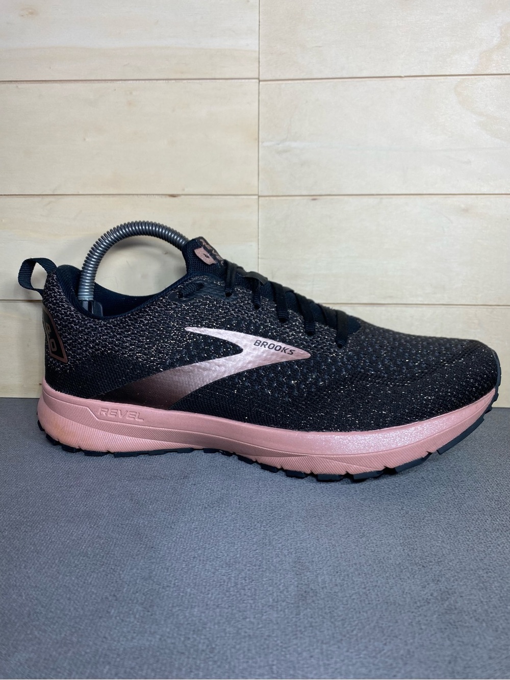 Brooks Revel 4 Black Rose Gold Women's Size 8.5 Running Shoes Sneakers B